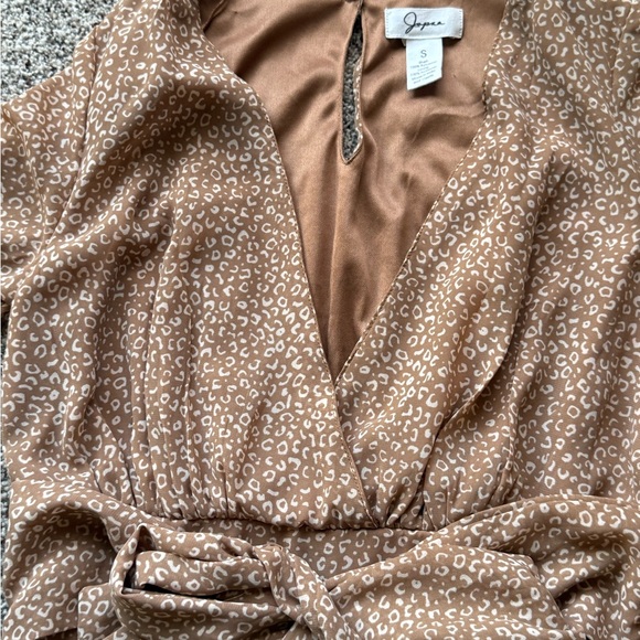 Japna Dress Animal print Small, there is a tie for the front flowy, underlay - Picture 4 of 10